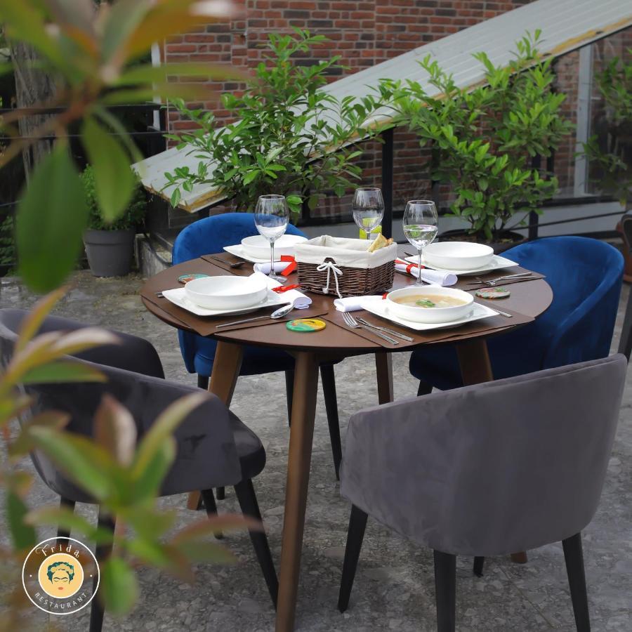 Hotel & Restaurant Frida Gjakova Extérieur photo