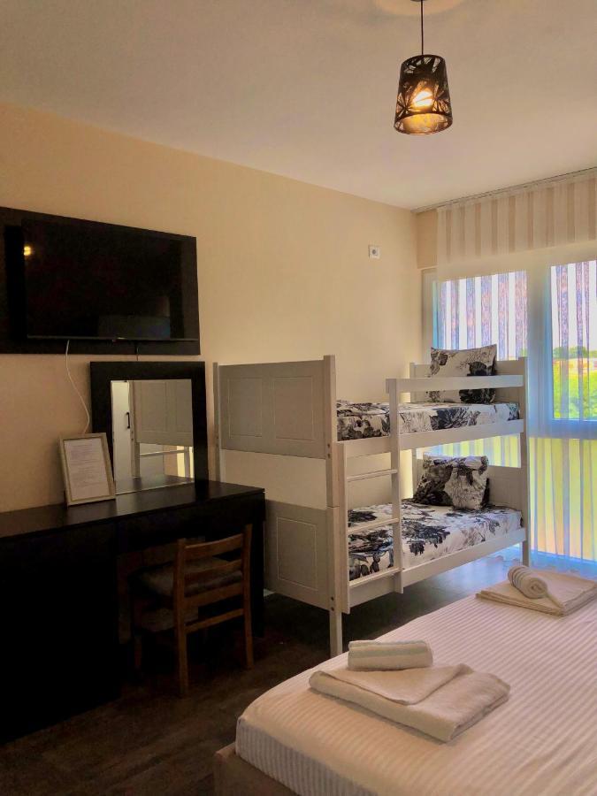 Hotel & Restaurant Frida Gjakova Extérieur photo