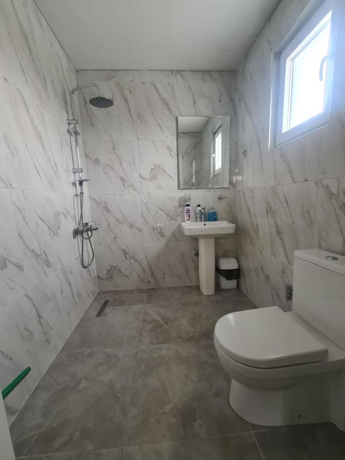 Hotel & Restaurant Frida Gjakova Extérieur photo