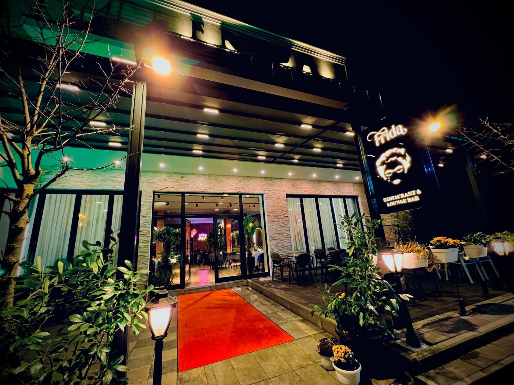 Hotel & Restaurant Frida Gjakova Extérieur photo